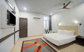 Everest Hotel Chennai 3*